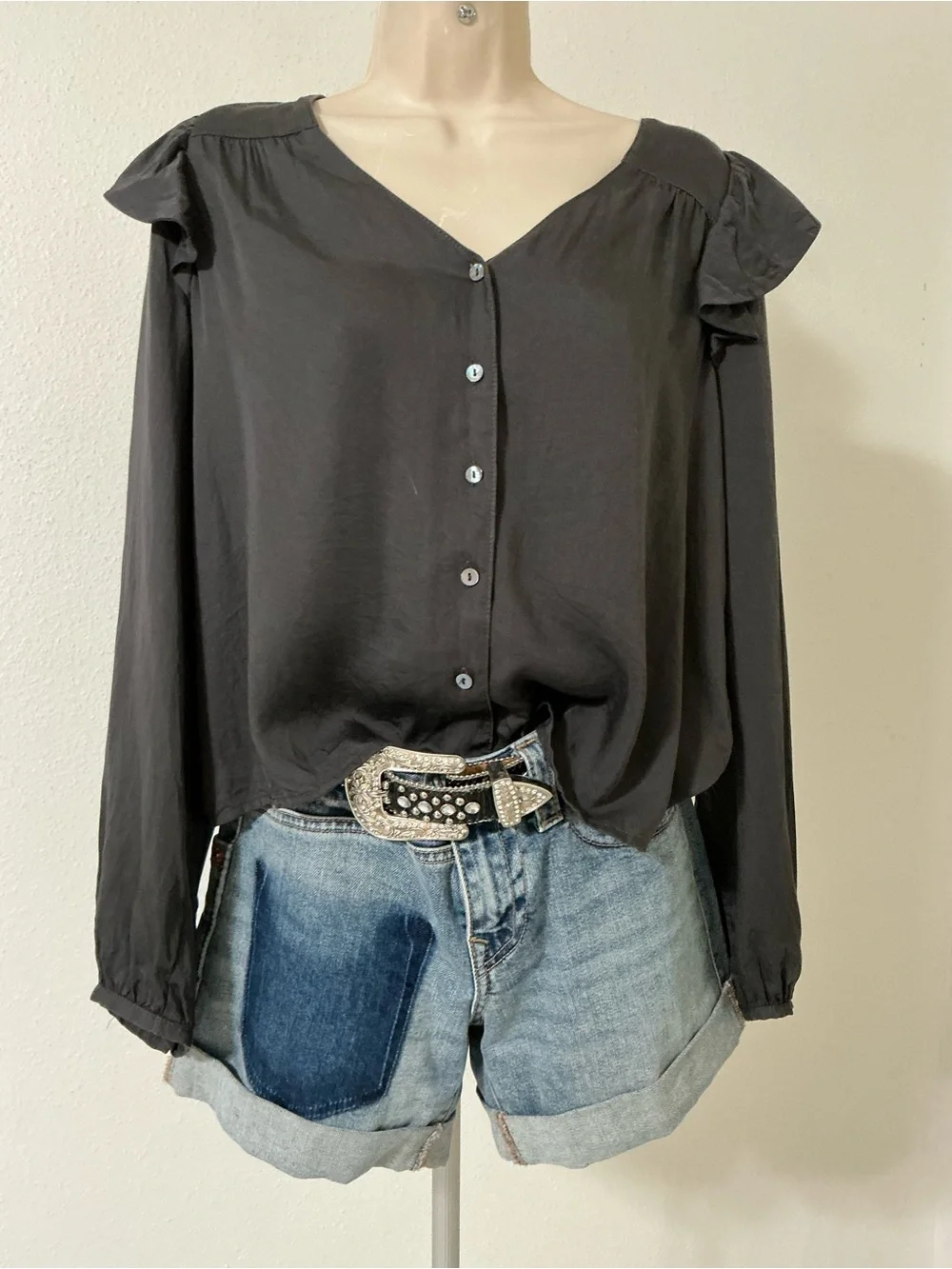 Marine Layer Rory long-sleeve ruffle blouse in charcoal Medium
